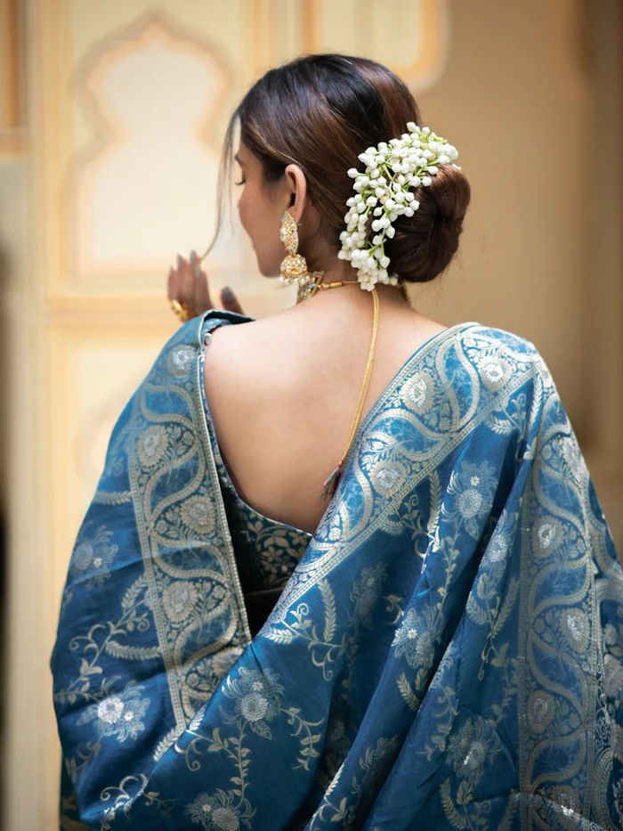 Innovative Rama Soft Silk Saree With Exquisite Blouse Piece