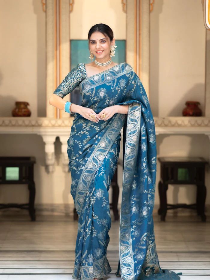 Innovative Rama Soft Silk Saree With Exquisite Blouse Piece