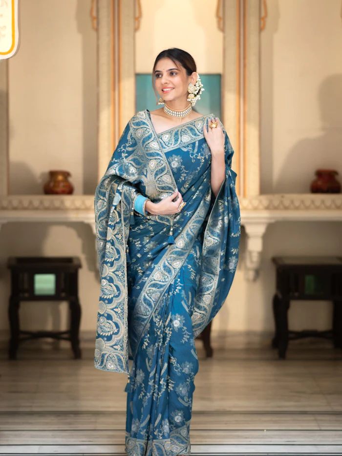 Innovative Rama Soft Silk Saree With Exquisite Blouse Piece