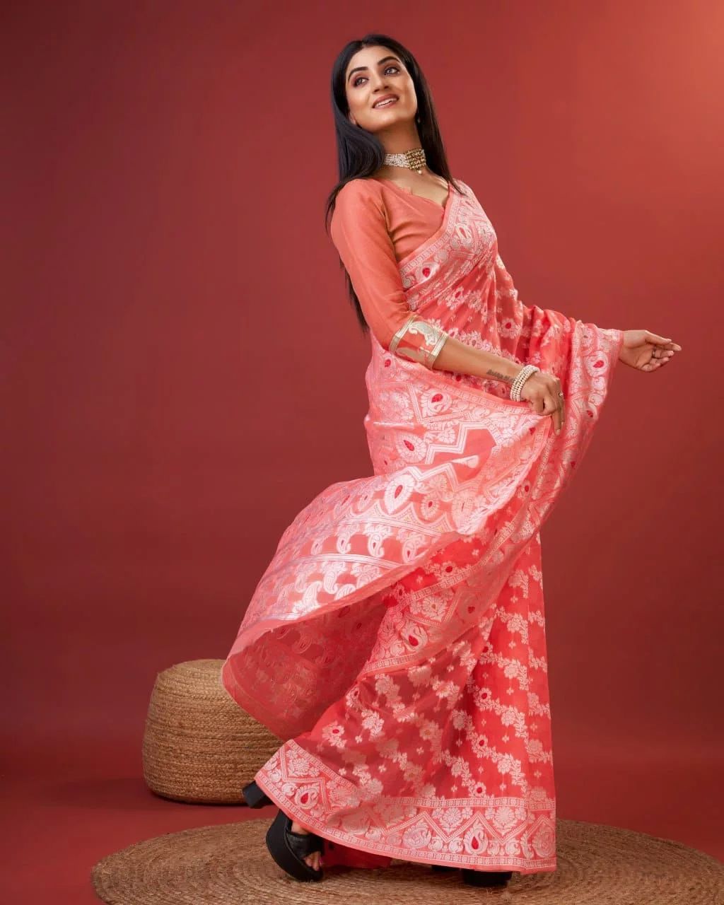 Engaging Peach Cotton Silk Saree With Alluring Blouse Piece