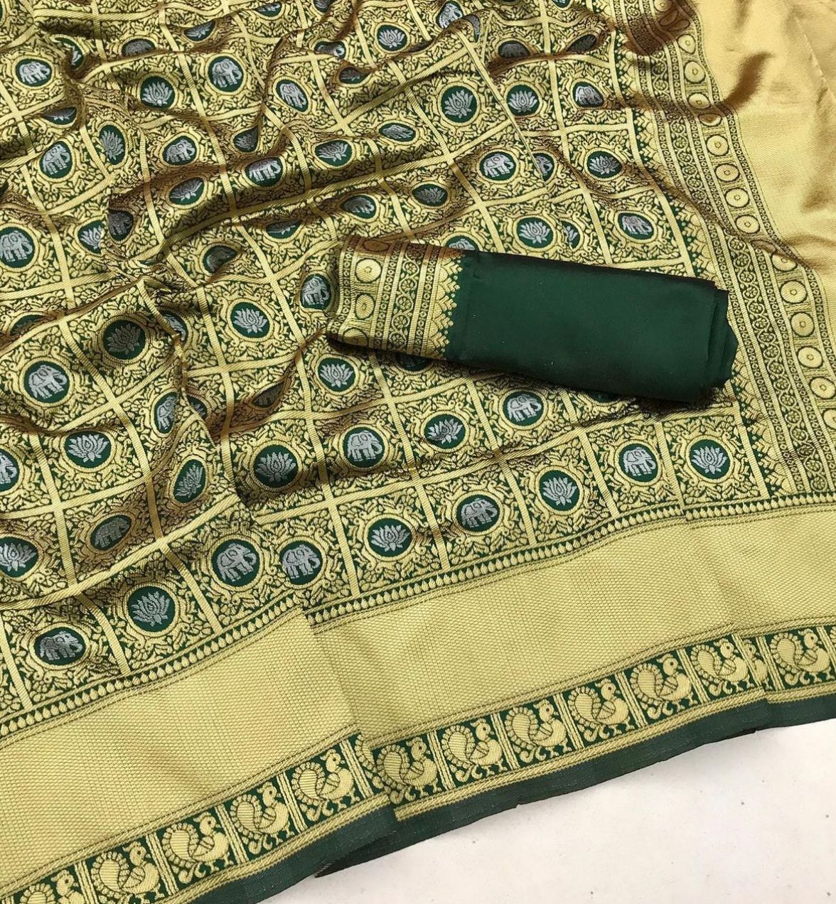 Proficient Dark Green Soft Silk Saree With Inimitable Blouse Piece