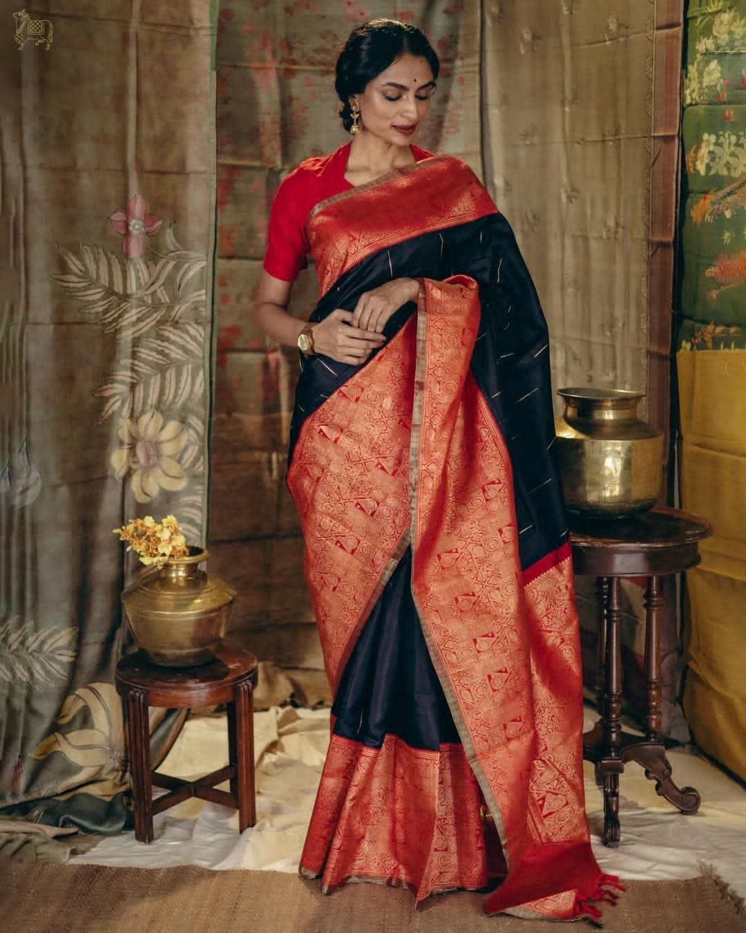 Dissemble Black Soft Silk Saree With Skinny Blouse Piece