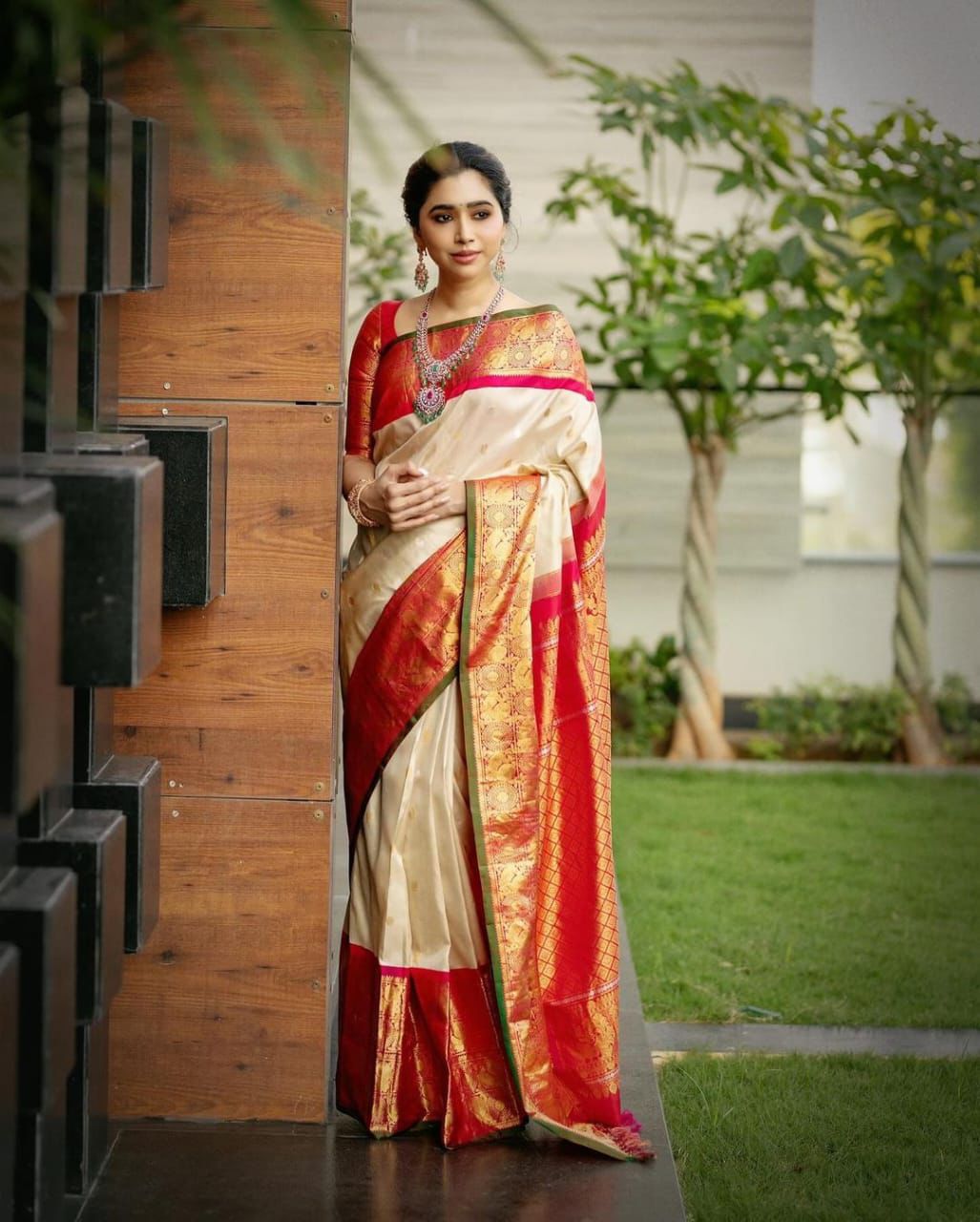 Bucolic Beige Soft Silk Saree With Surreptitious Blouse Piece