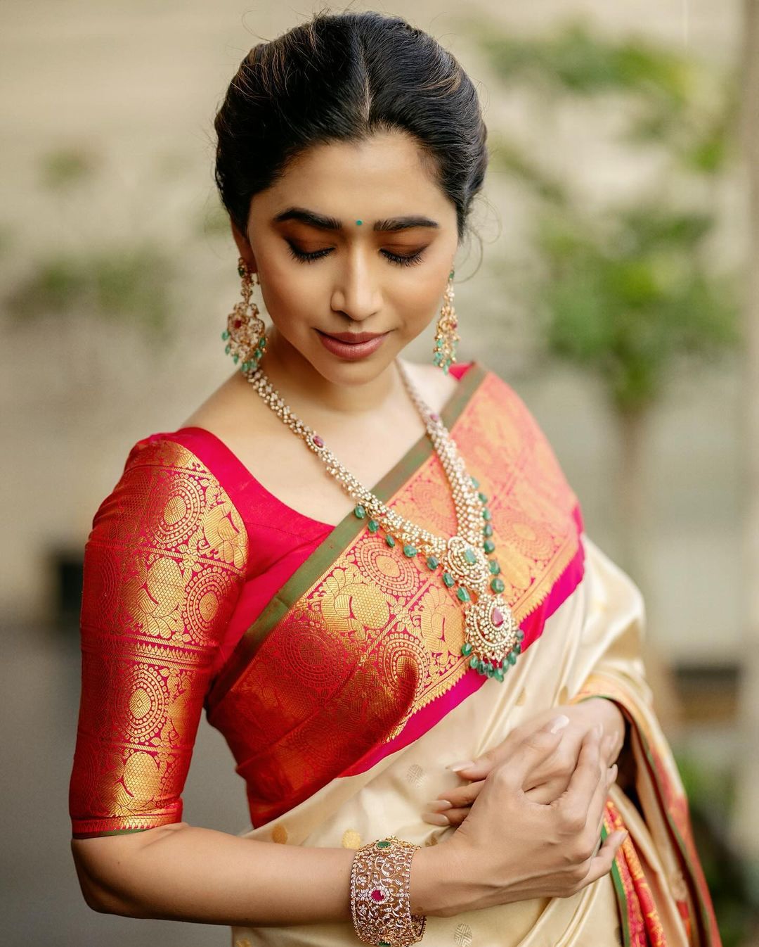 Bucolic Beige Soft Silk Saree With Surreptitious Blouse Piece