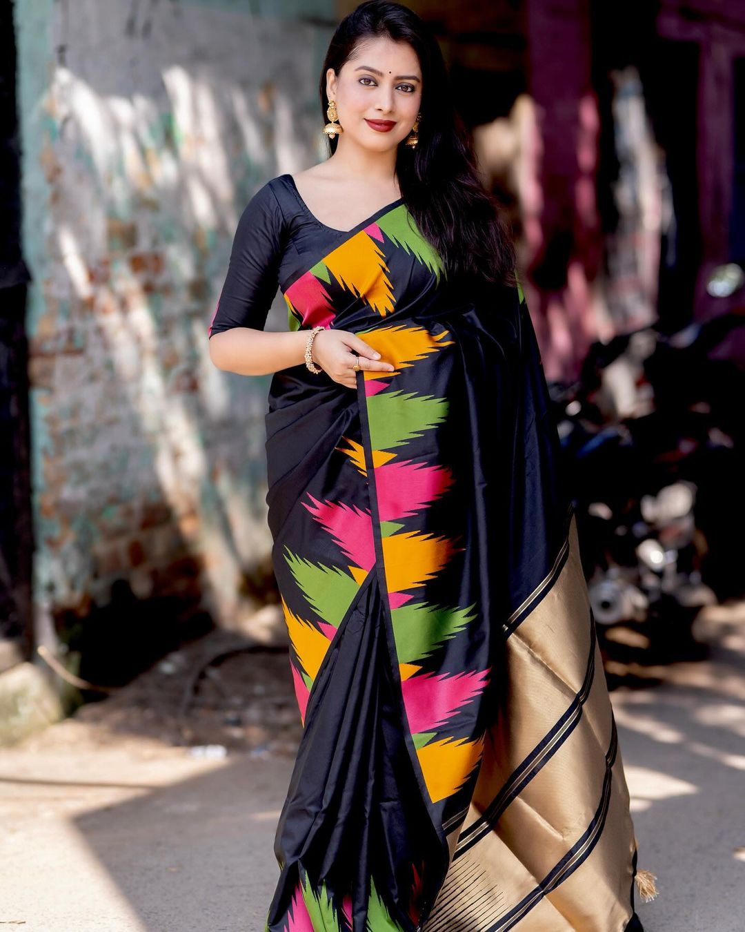 Marvellous Black Soft Silk Saree With Glowing Blouse Piece