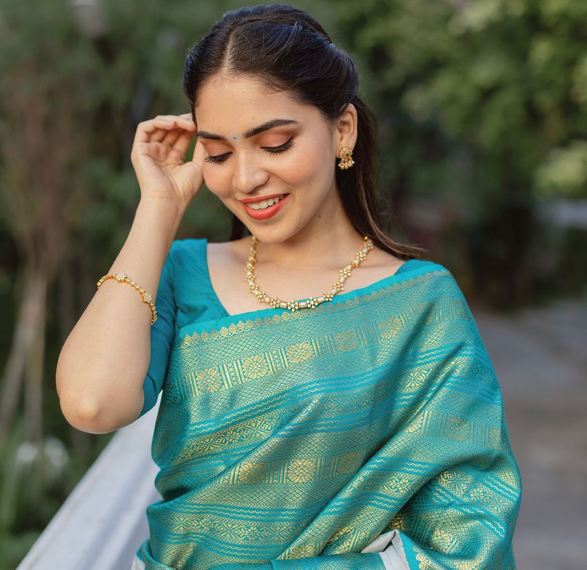 Supernal Off White Soft Silk Saree With Aplomb Blouse Piece