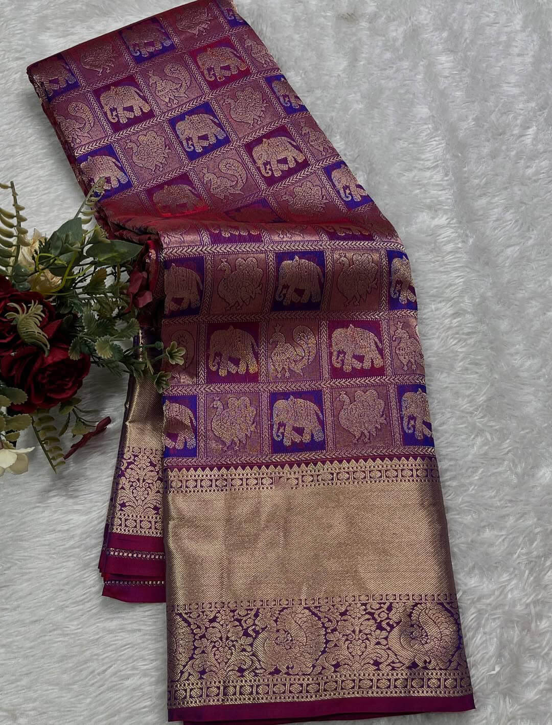Exquisite Purple Soft Banarasi Silk Saree With Denouement Blouse Piece