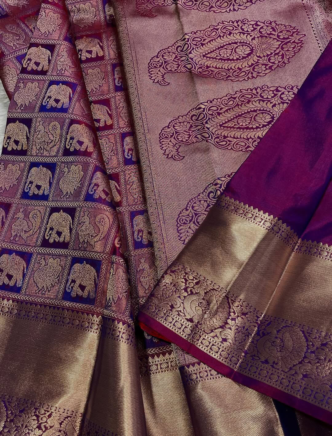 Exquisite Purple Soft Banarasi Silk Saree With Denouement Blouse Piece
