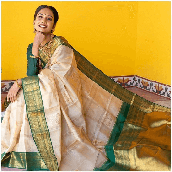 Gleaming White Soft Banarasi Silk Saree With Desuetude Blouse Piece