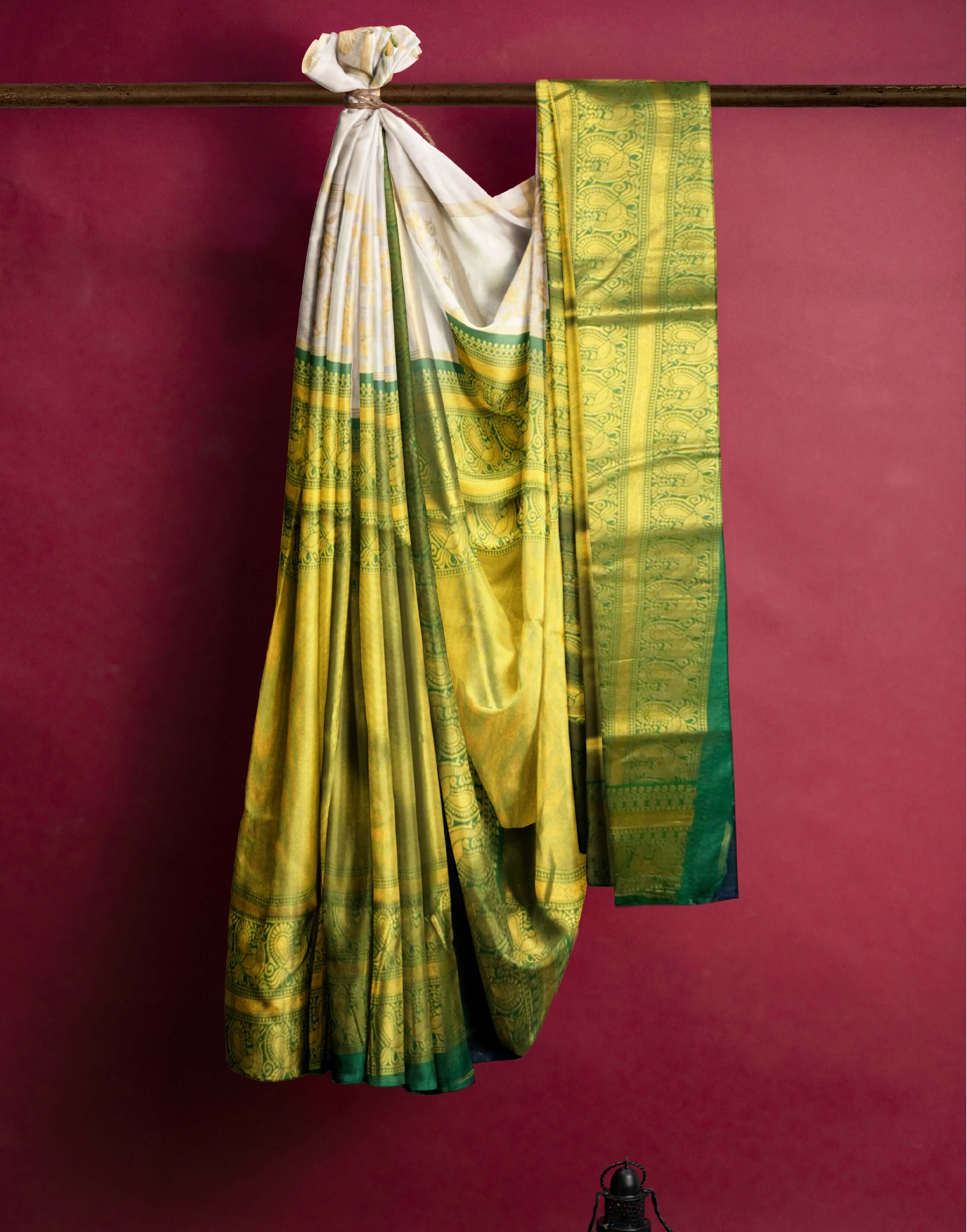 Gleaming White Soft Banarasi Silk Saree With Desuetude Blouse Piece