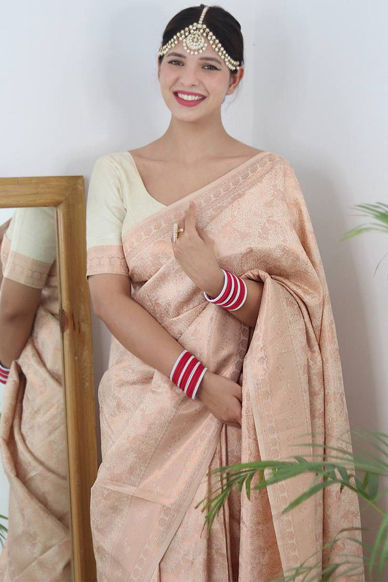 Chatoyant Beige Kanjivaram Silk Saree With Redolent Blouse Piece