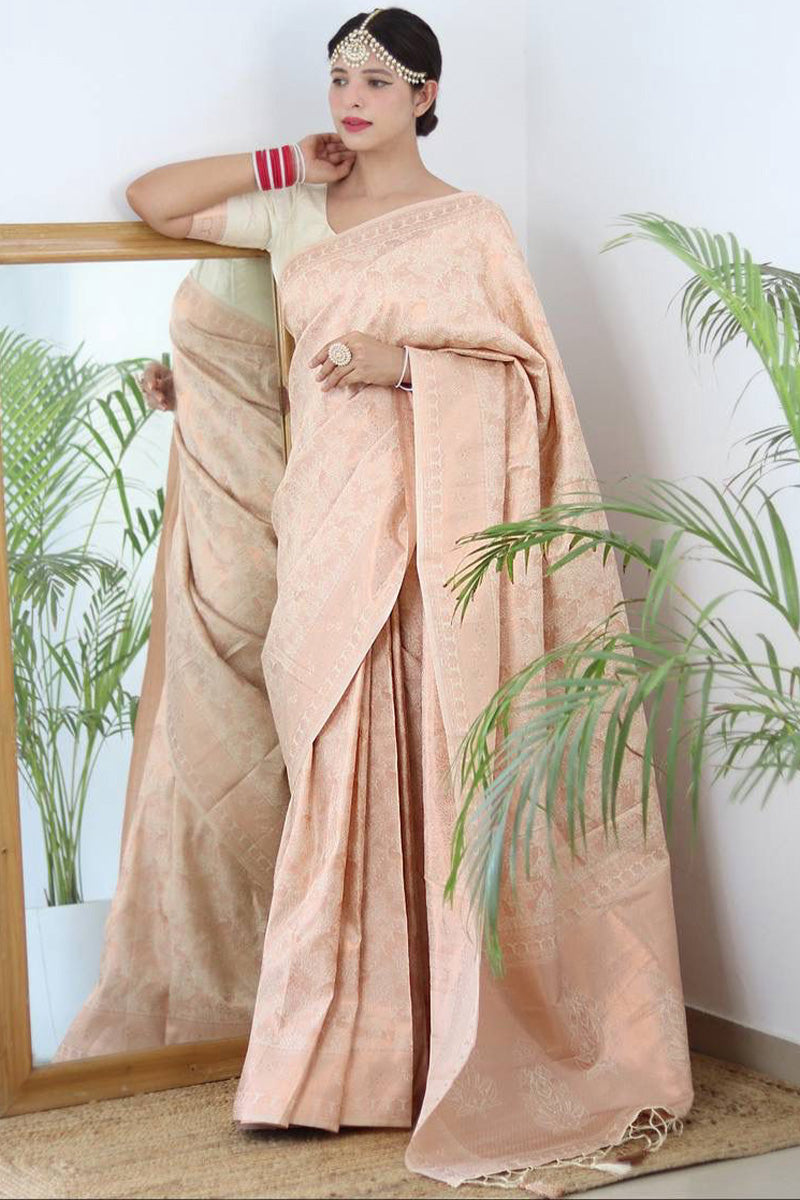 Chatoyant Beige Kanjivaram Silk Saree With Redolent Blouse Piece