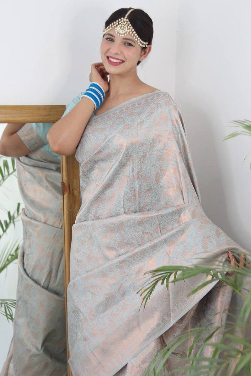 Nectarous Sky Kanjivaram Silk Saree With Sumptuous Blouse Piece