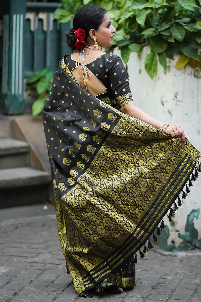 Pleasurable Black Soft Silk Saree With Lassitude Blouse Piece