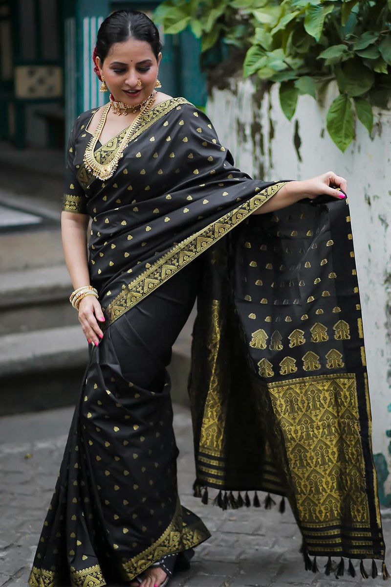 Pleasurable Black Soft Silk Saree With Lassitude Blouse Piece