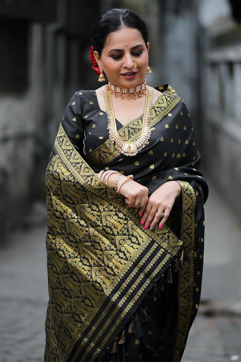 Pleasurable Black Soft Silk Saree With Lassitude Blouse Piece