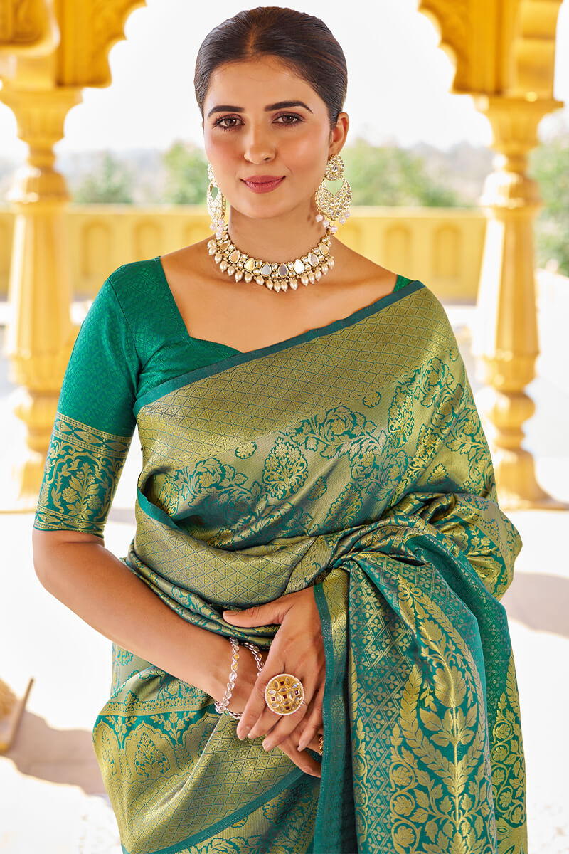 Skinny Rama Kanjivaram Silk Saree With Beautiful Blouse Piece