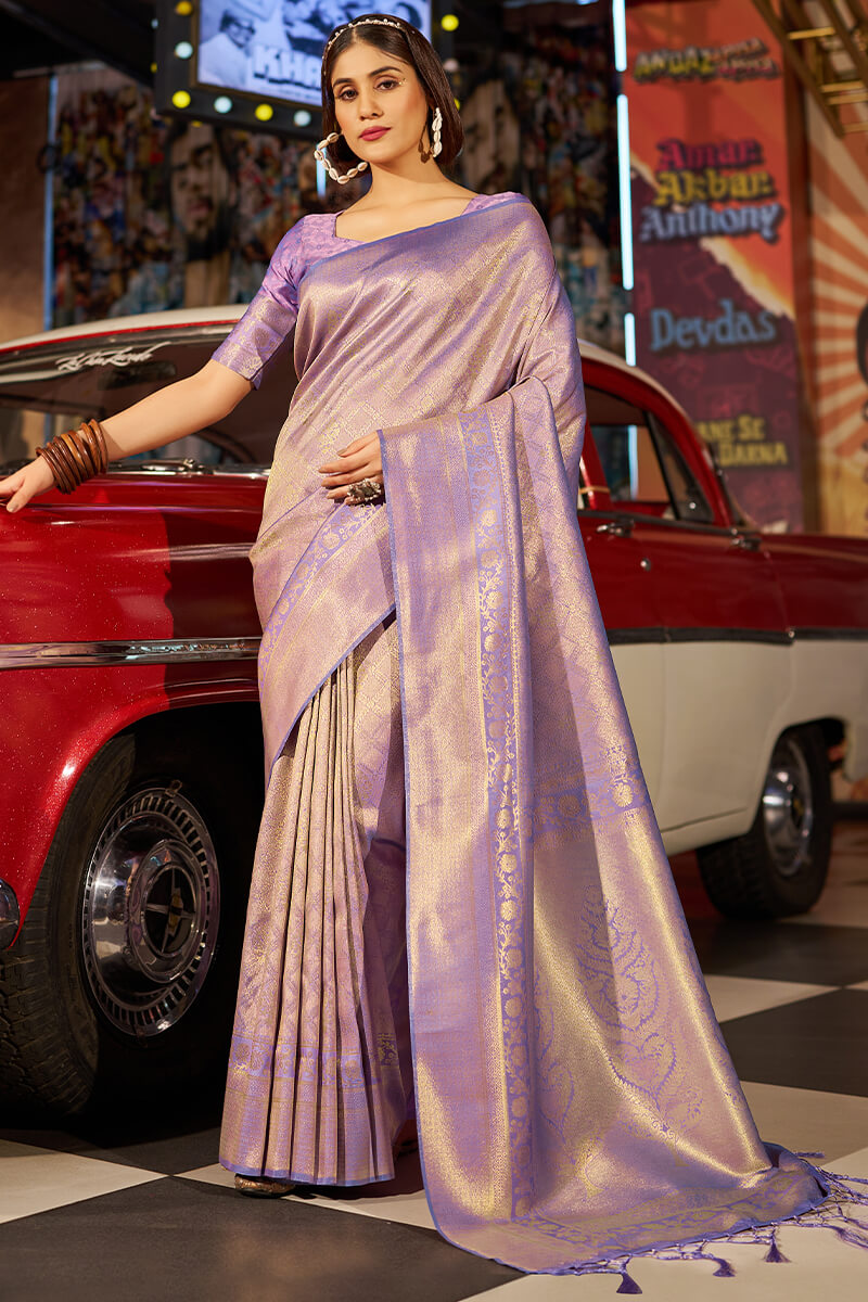 Prominent Lavender Kanjivaram Silk Saree With Outstanding Blouse Piece