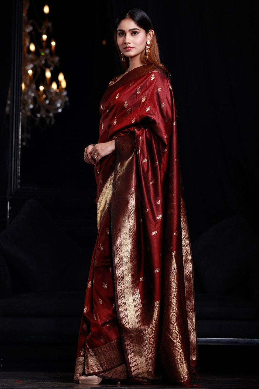 Desultory Maroon Banarasi Silk Saree With Enamoring Blouse Piece