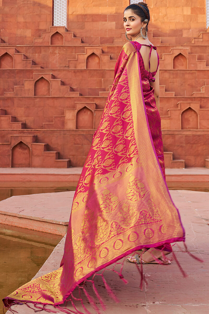 Delightful Dark Pink Banarasi Silk Saree With Bewitching Blouse Piece