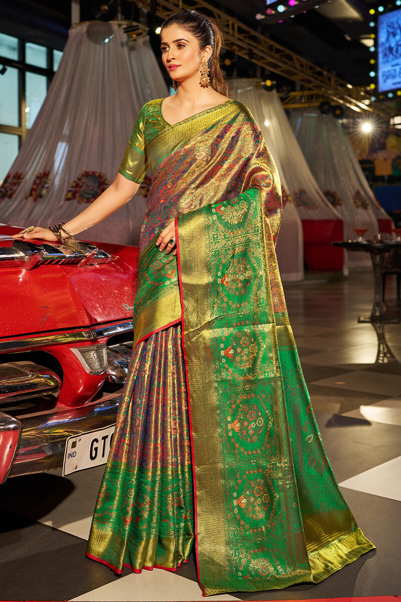 Fantabulous Dark Green Kanjivaram Silk Saree With Sonorous Blouse Piece