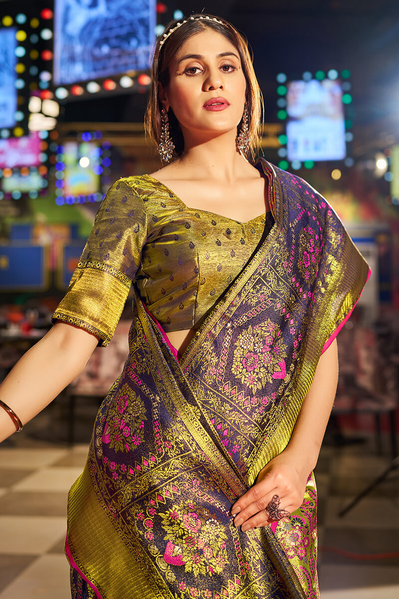 An insanely Mehndi Kanjivaram Silk Saree With Majesty Blouse Piece