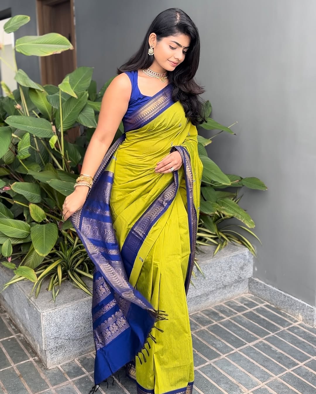 Zephyr Parrot Soft Silk Saree With Eclat Blouse Piece