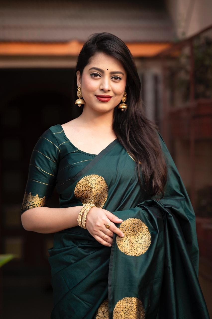 Trendy Dark Green Soft Silk Saree With Girlish Blouse Piece