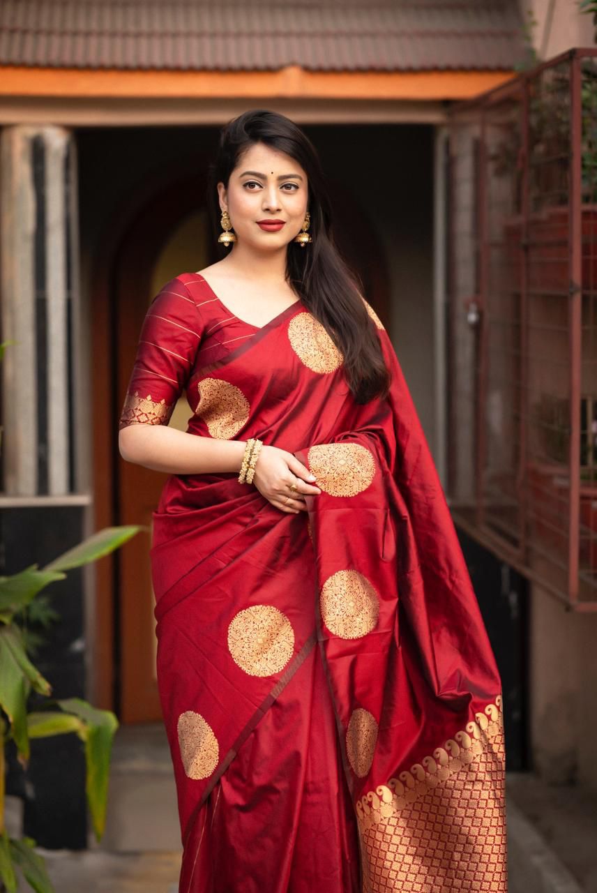 Artistic Maroon Soft Silk Saree With Unequalled Blouse Piece