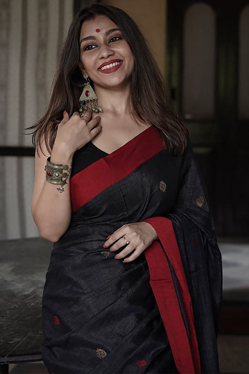 Mesmeric Black Cotton Silk Saree With Stunning Blouse Piece