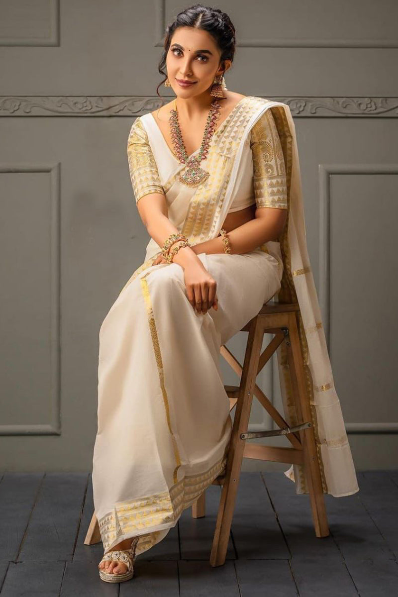 Blooming Off White Soft Silk Saree With Brood Blouse Piece