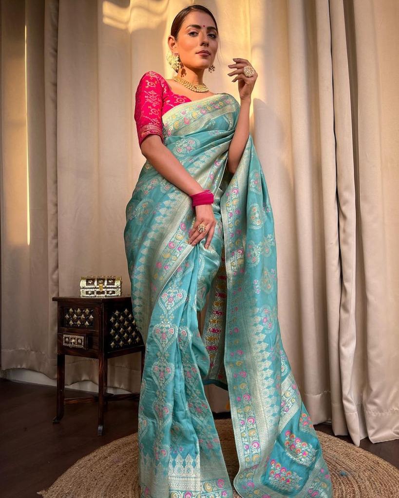 Grandiose Firozi Soft Silk Saree With Verdant Blouse Piece