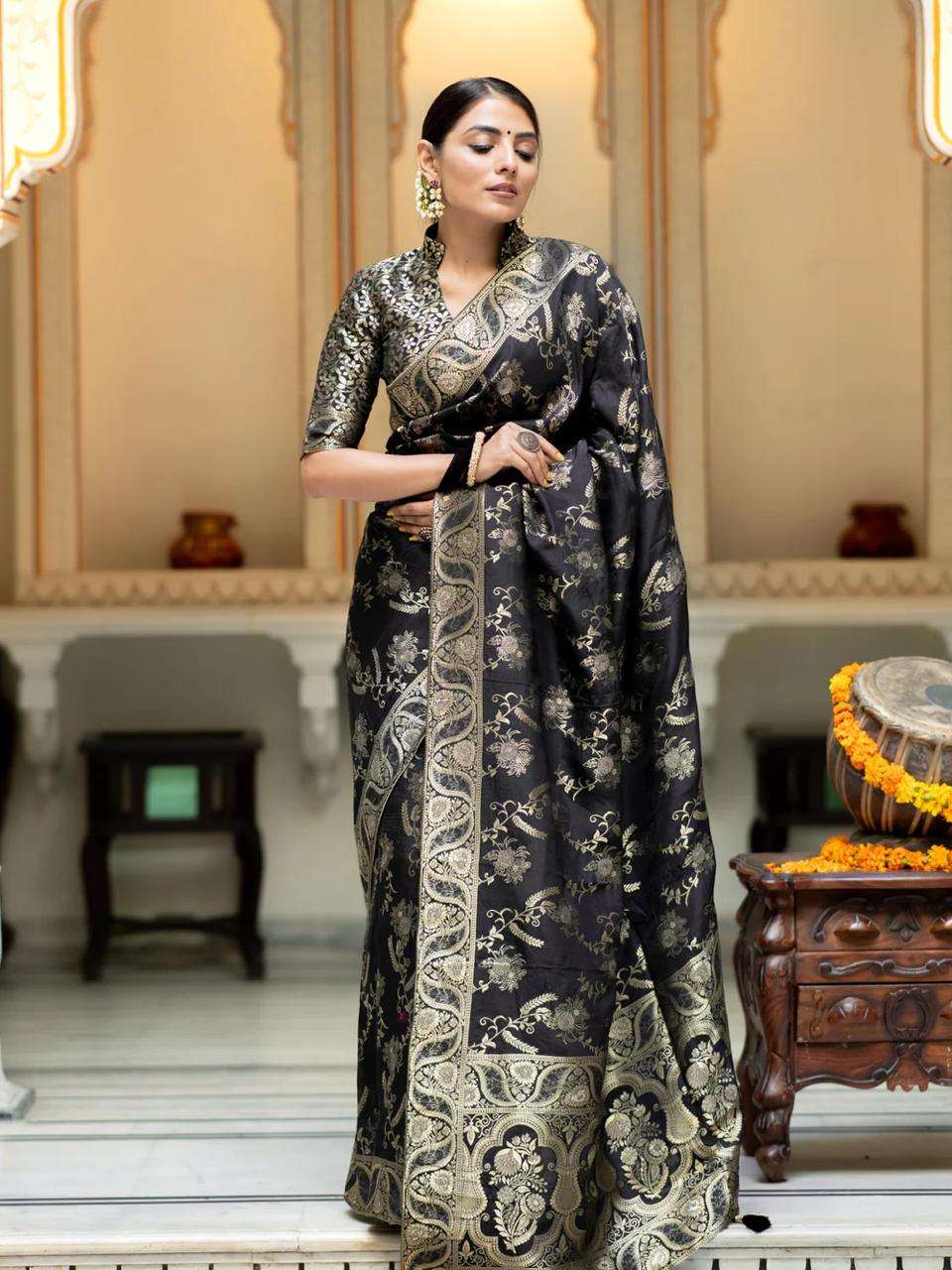 Flameboyant Black Soft Silk Saree With Magnificat Blouse Piece