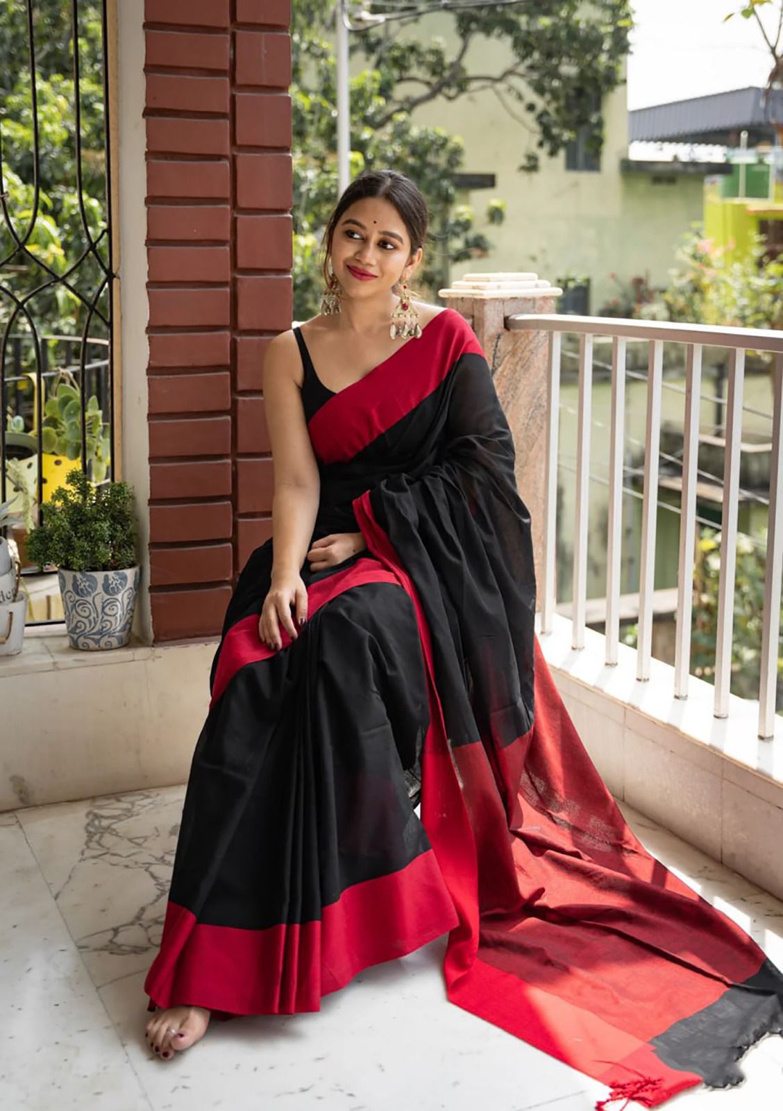 Murmurous Black Cotton Silk Saree With Incredible Blouse Piece