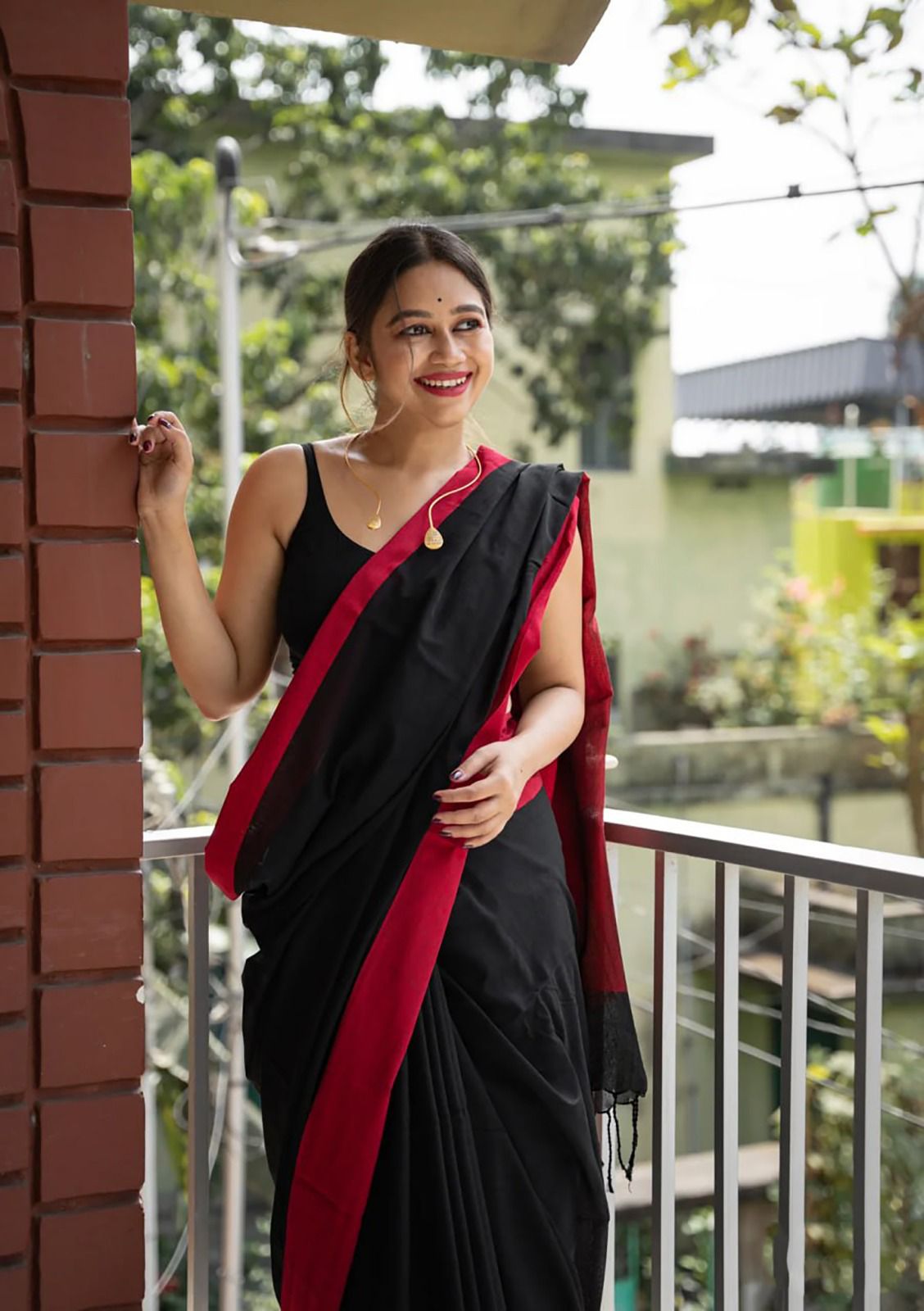 Murmurous Black Cotton Silk Saree With Incredible Blouse Piece