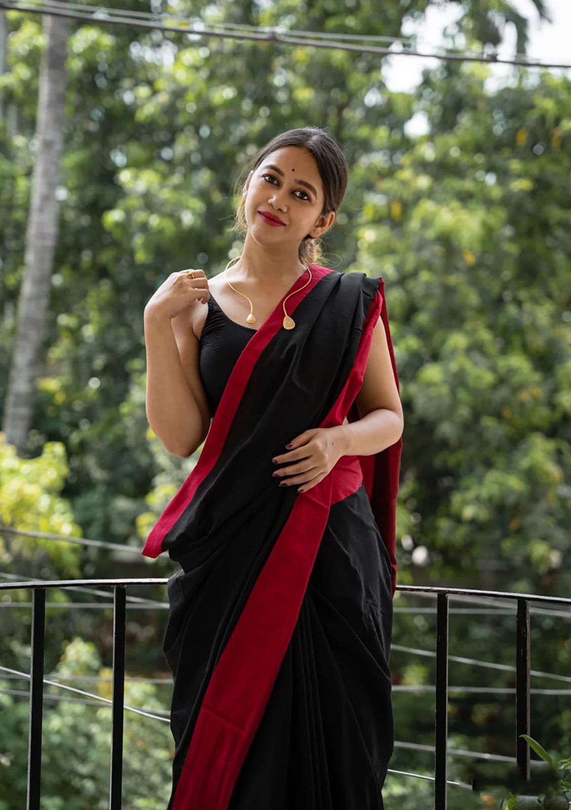 Murmurous Black Cotton Silk Saree With Incredible Blouse Piece