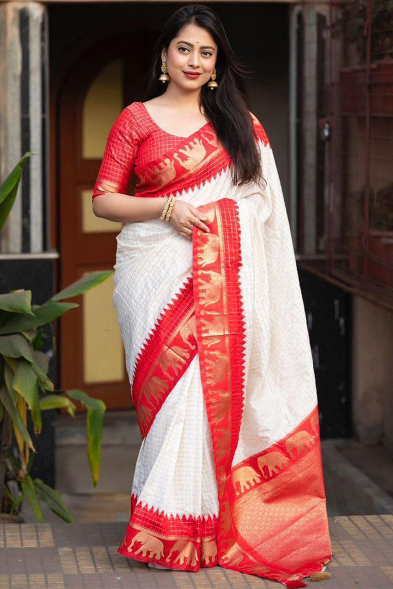 Palimpsest Off White Soft Silk Saree With Delectable Blouse Piece