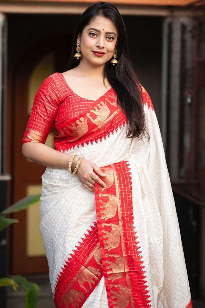 Palimpsest Off White Soft Silk Saree With Delectable Blouse Piece