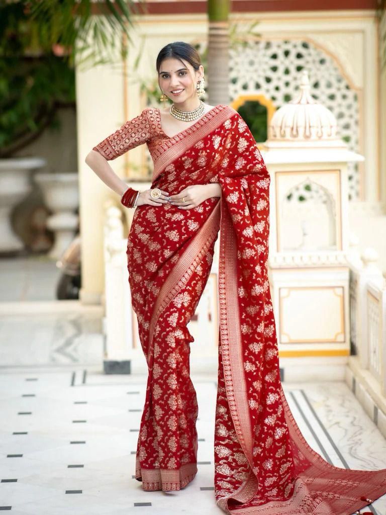 Scrumptious Dark Green Soft Silk Saree With Lagniappe Blouse Piece