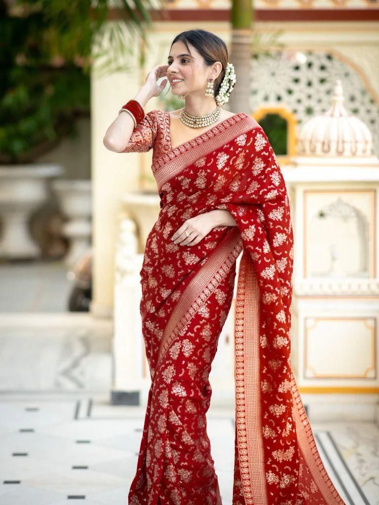 Scrumptious Dark Green Soft Silk Saree With Lagniappe Blouse Piece