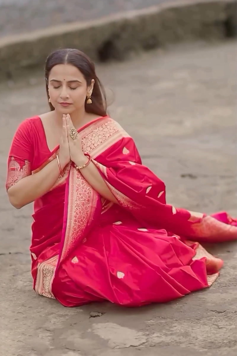 Propinquity Dark Pink Soft Silk Saree With Adoring Blouse Piece