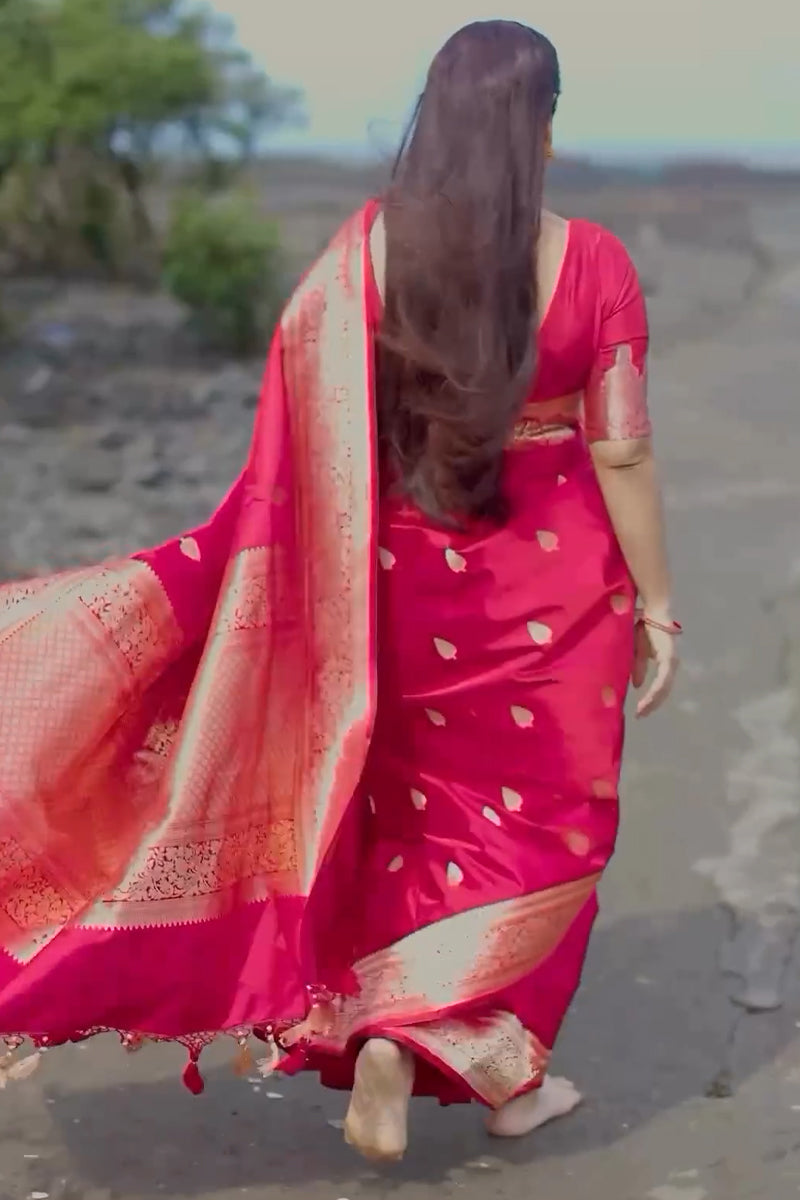 Propinquity Dark Pink Soft Silk Saree With Adoring Blouse Piece