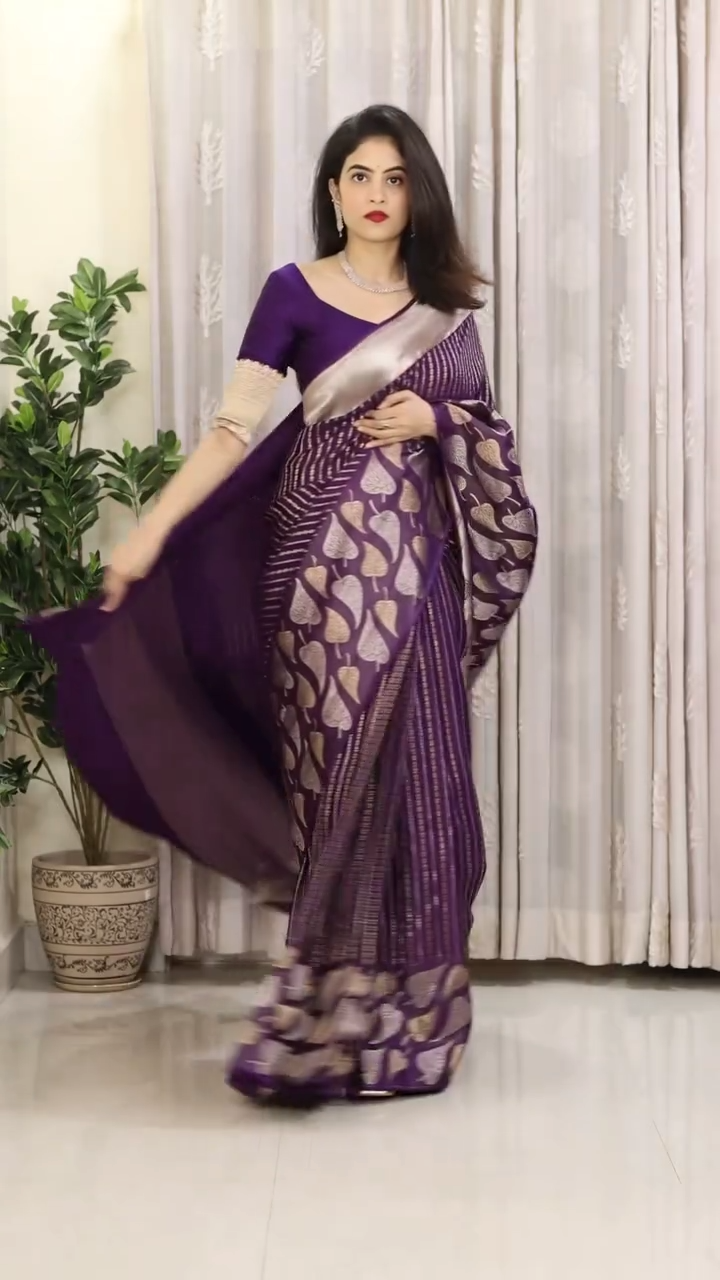 Fugacious Purple Soft Silk Saree With Redolent Blouse Piece