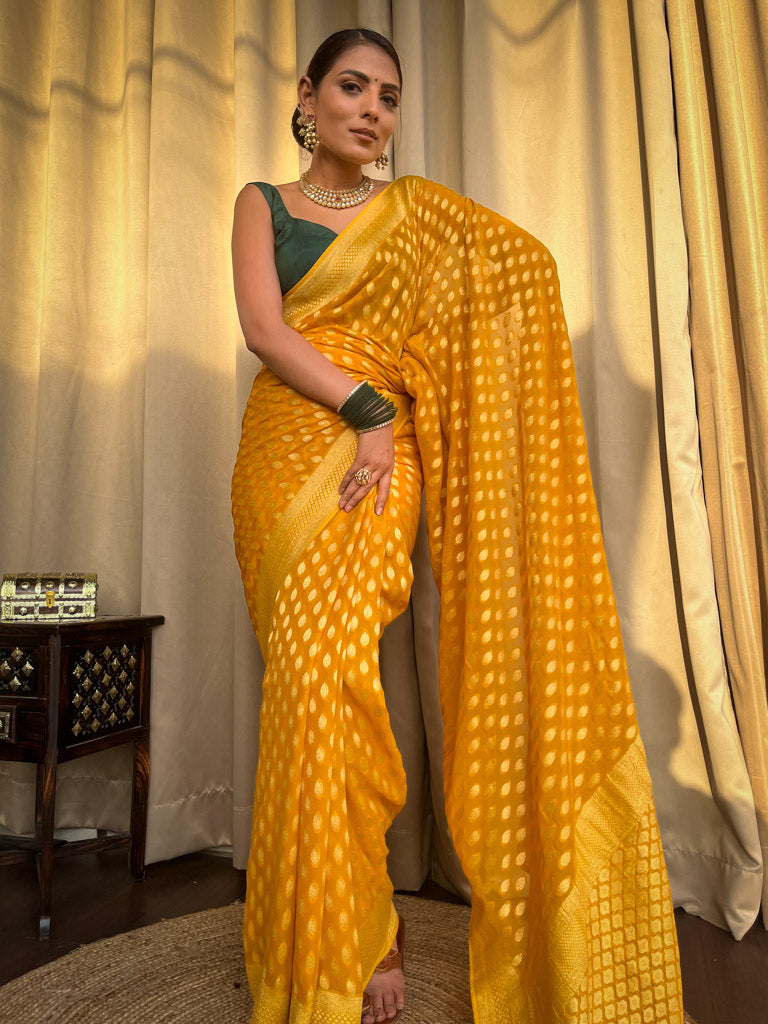 Trendy Wine Soft Banarasi Silk Saree With Tantalizing Blouse Piece