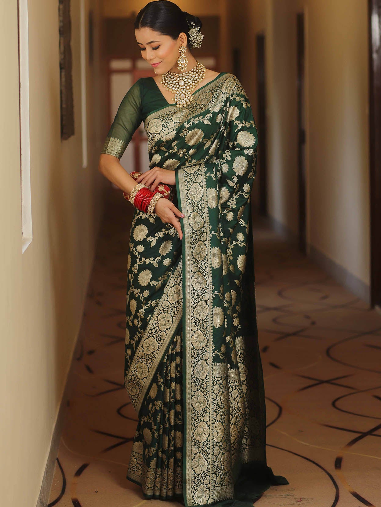 Exemplary Dark Green Soft Silk Saree With Imaginative Blouse Piece