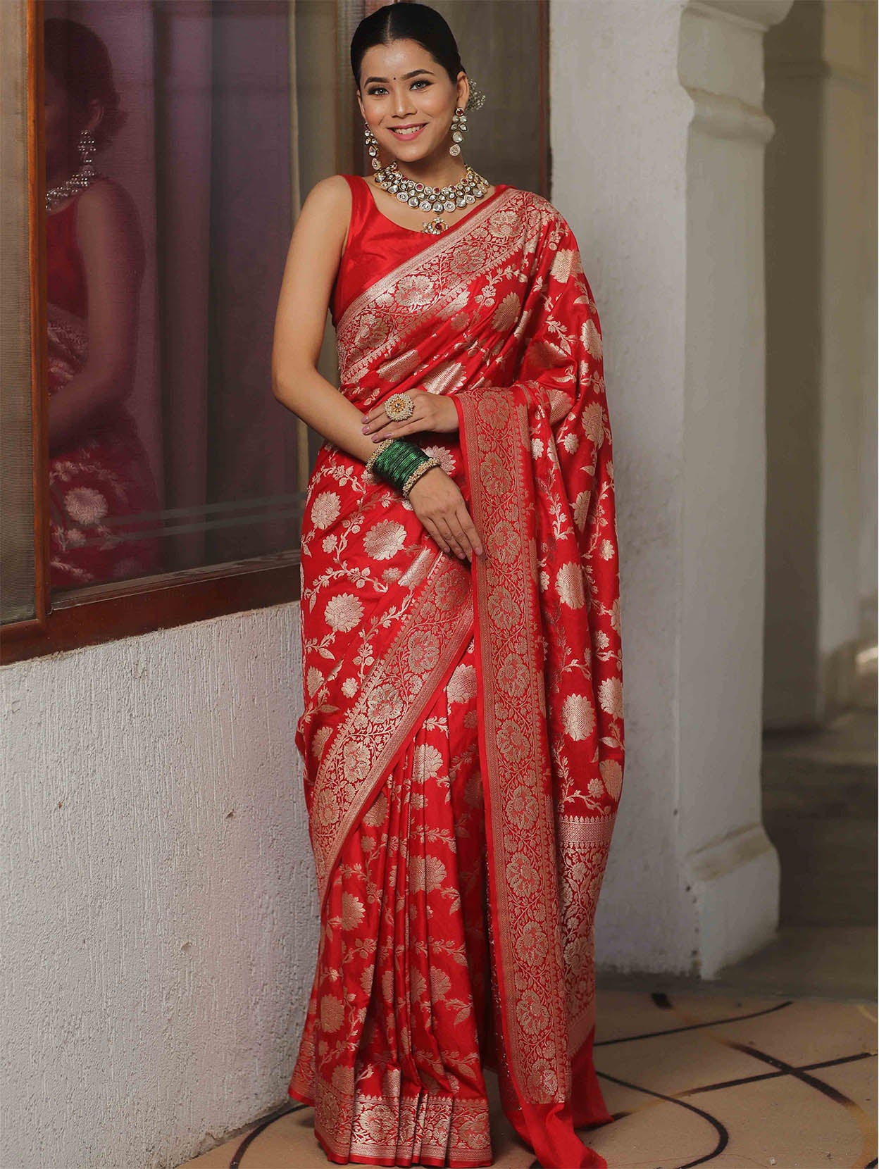 Verdant Red Soft Silk Saree With Pleasurable Blouse Piece