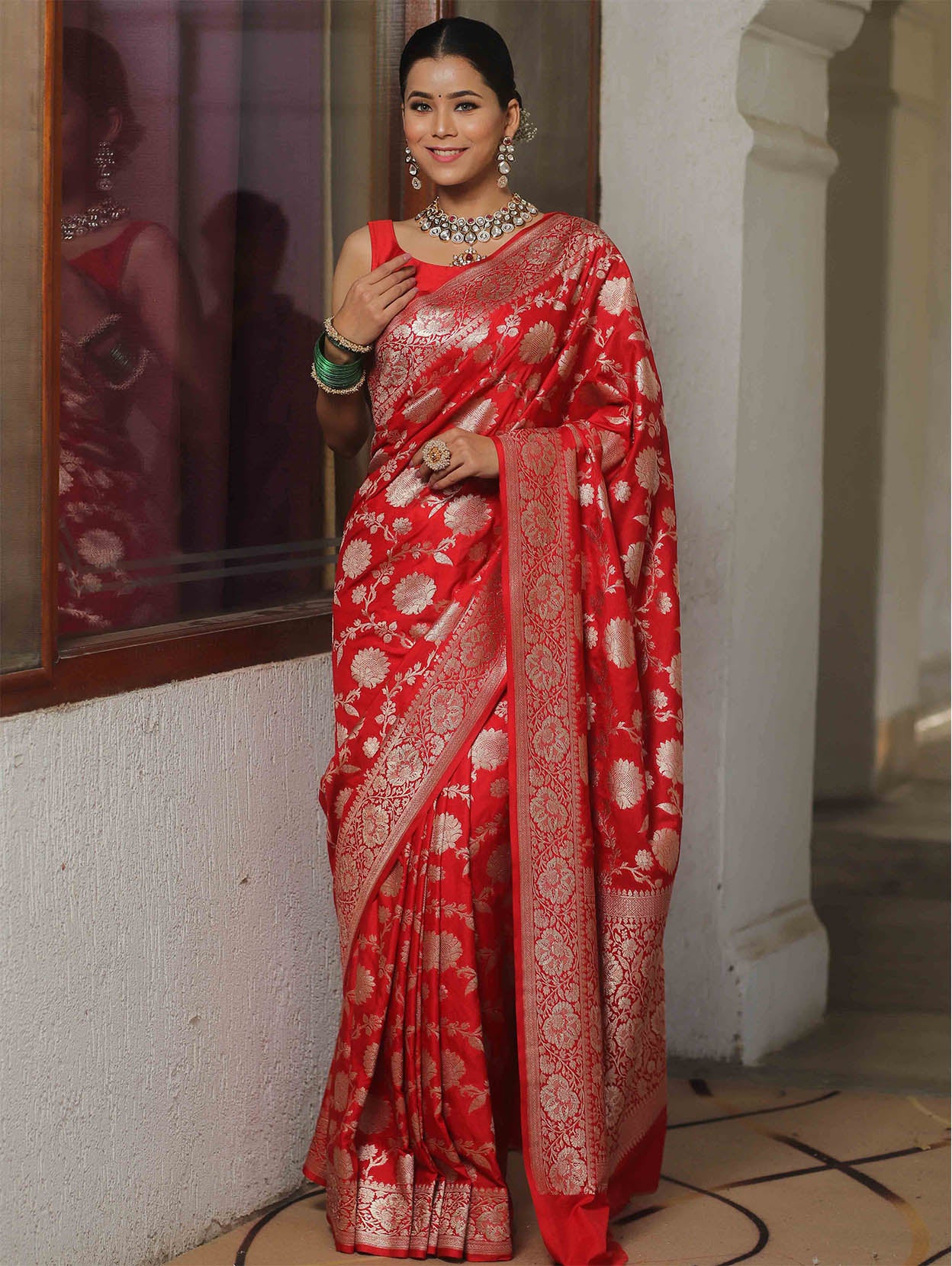 Verdant Red Soft Silk Saree With Pleasurable Blouse Piece