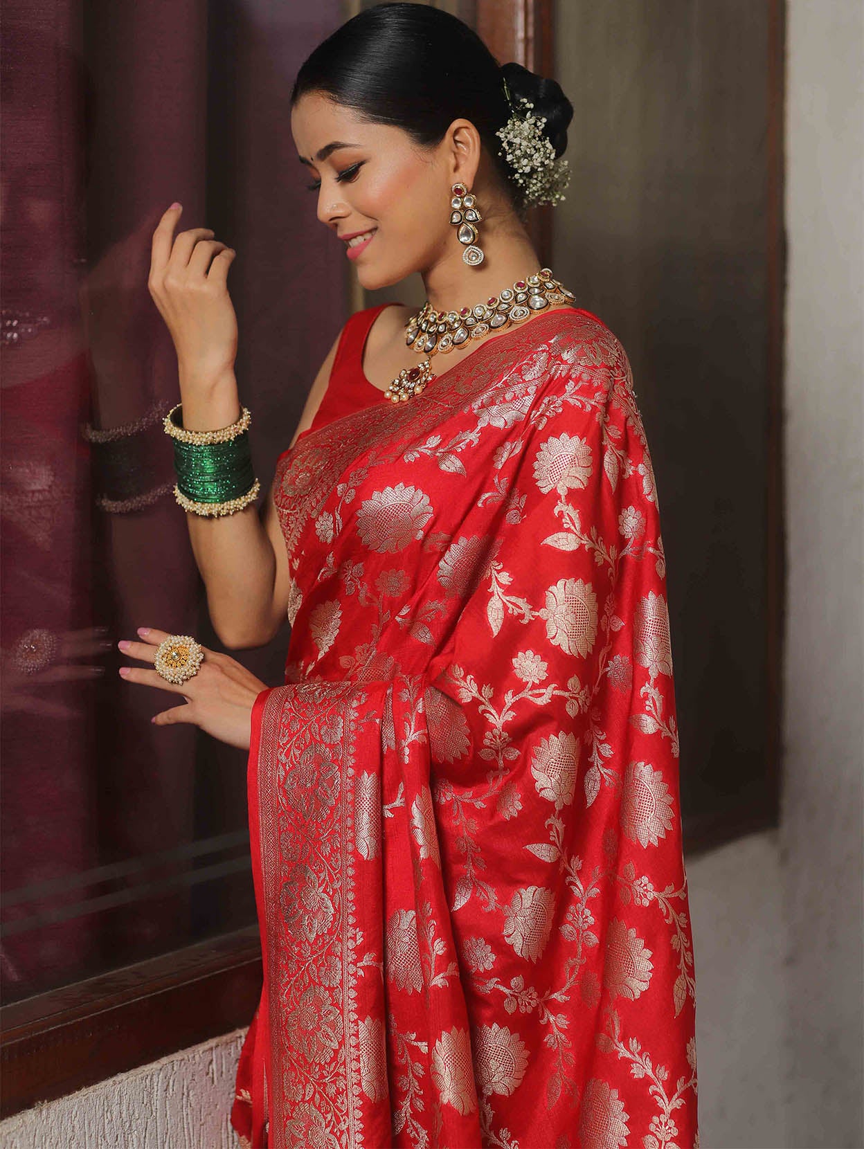 Verdant Red Soft Silk Saree With Pleasurable Blouse Piece