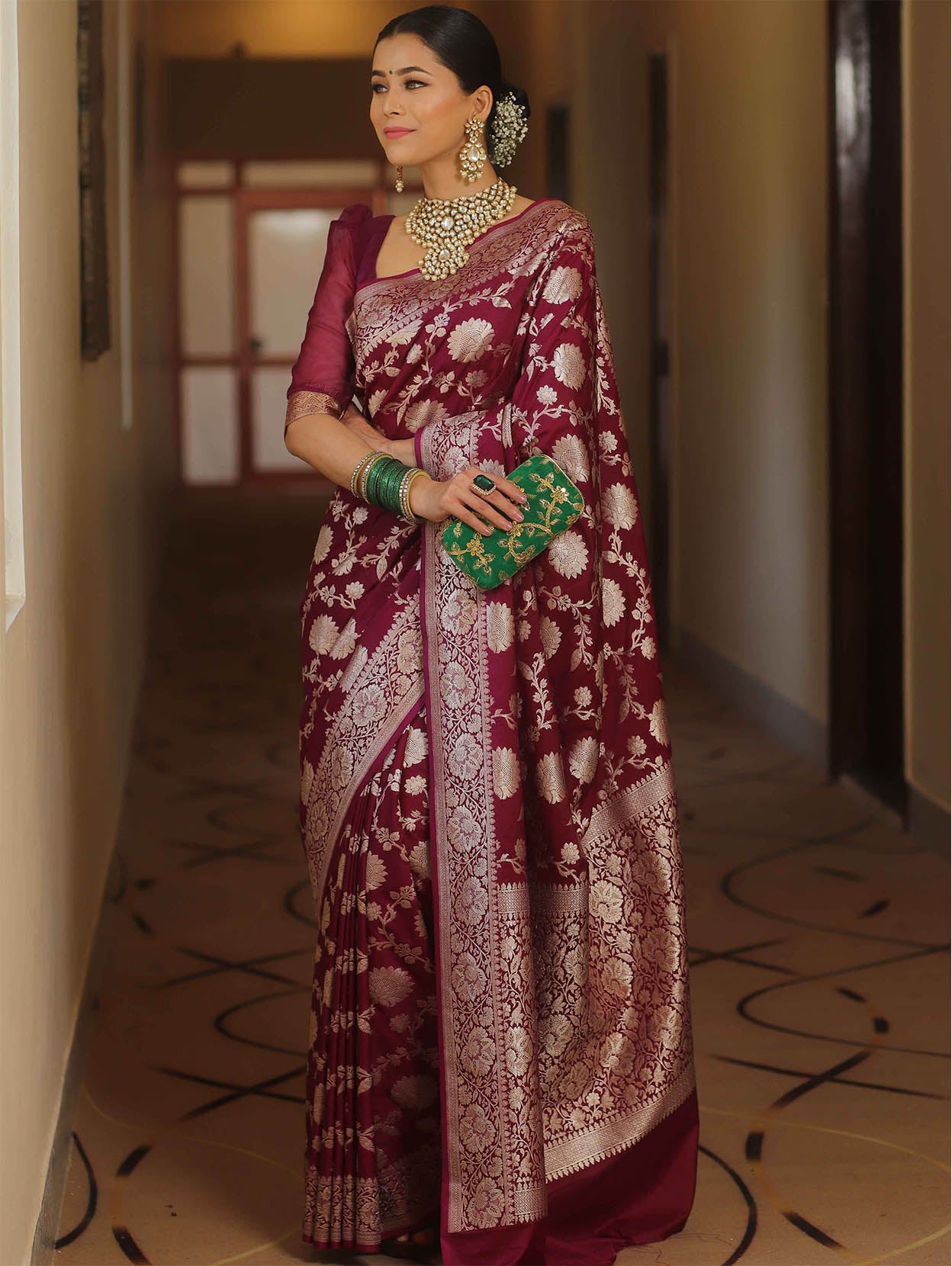 Fugacious Wine Soft Silk Saree With Inspiring Blouse Piece