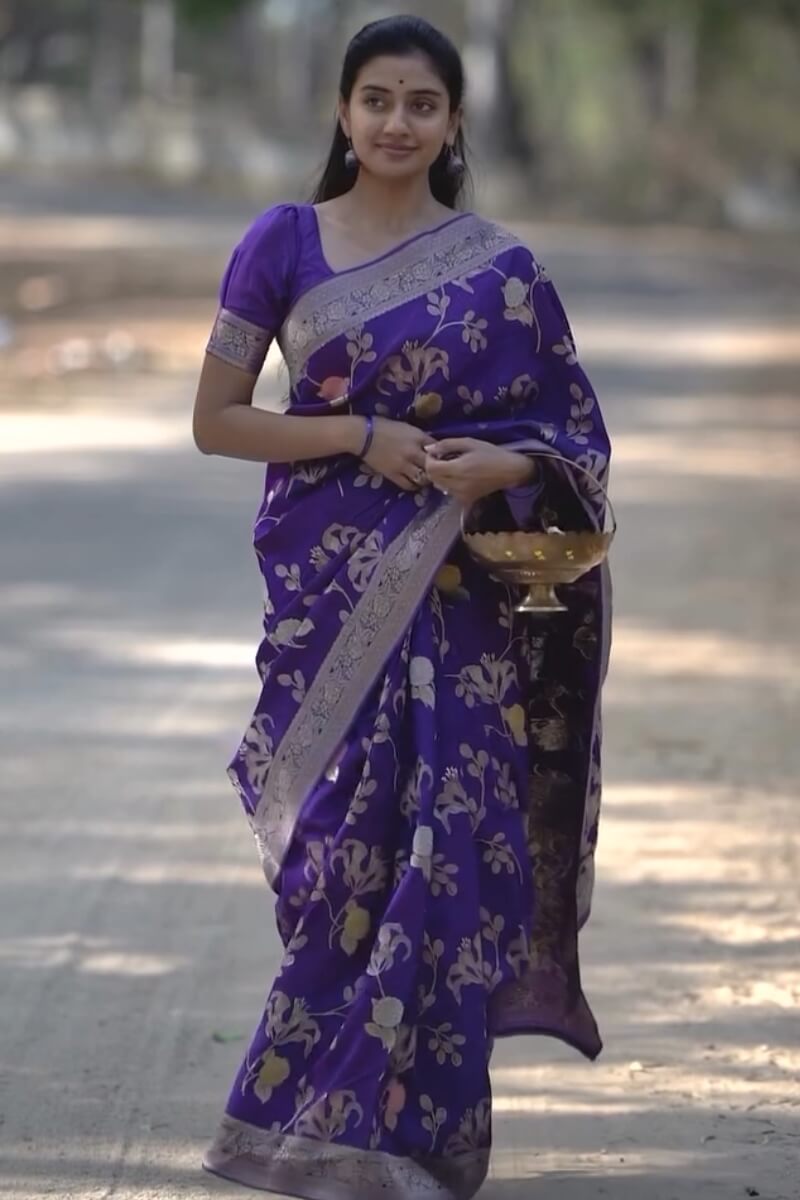 Engrossing Purple Soft Silk Saree With Lissome Blouse Piece